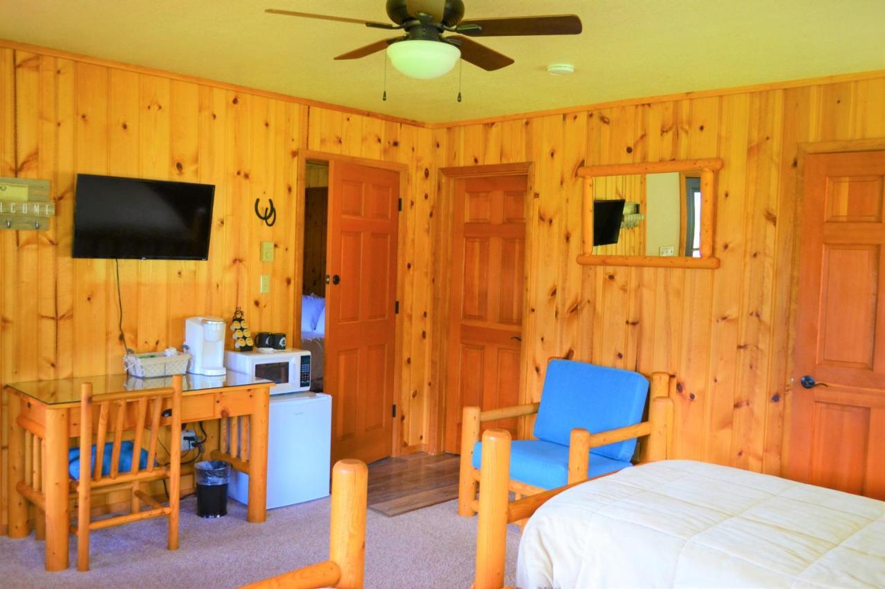 Villa Twin Peaks Guest Ranch Salmon Exterior foto