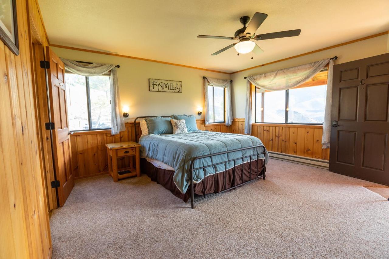 Villa Twin Peaks Guest Ranch Salmon Exterior foto