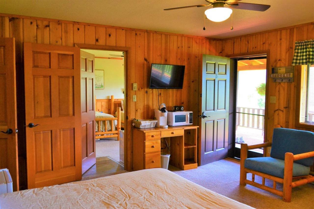 Villa Twin Peaks Guest Ranch Salmon Exterior foto